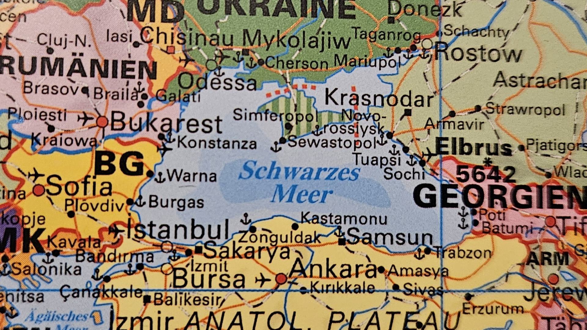 

<!-- THEME DEBUG -->
<!-- THEME HOOK: 'views_view_field' -->
<!-- BEGIN OUTPUT from 'core/modules/views/templates/views-view-field.html.twig' -->
Angriffe auf Schattenflotte: Neue ukrainische Taktik auf Probe 
<!-- END OUTPUT from 'core/modules/views/templates/views-view-field.html.twig' -->

